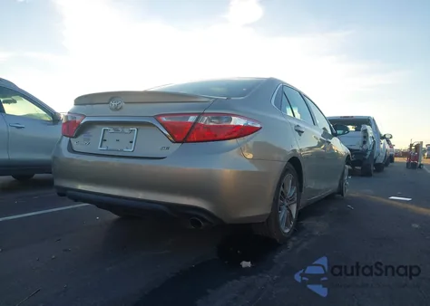 2015 Toyota Camry Se z USA, uszkodzony, nr VIN 4T1BF1FK1FU493934